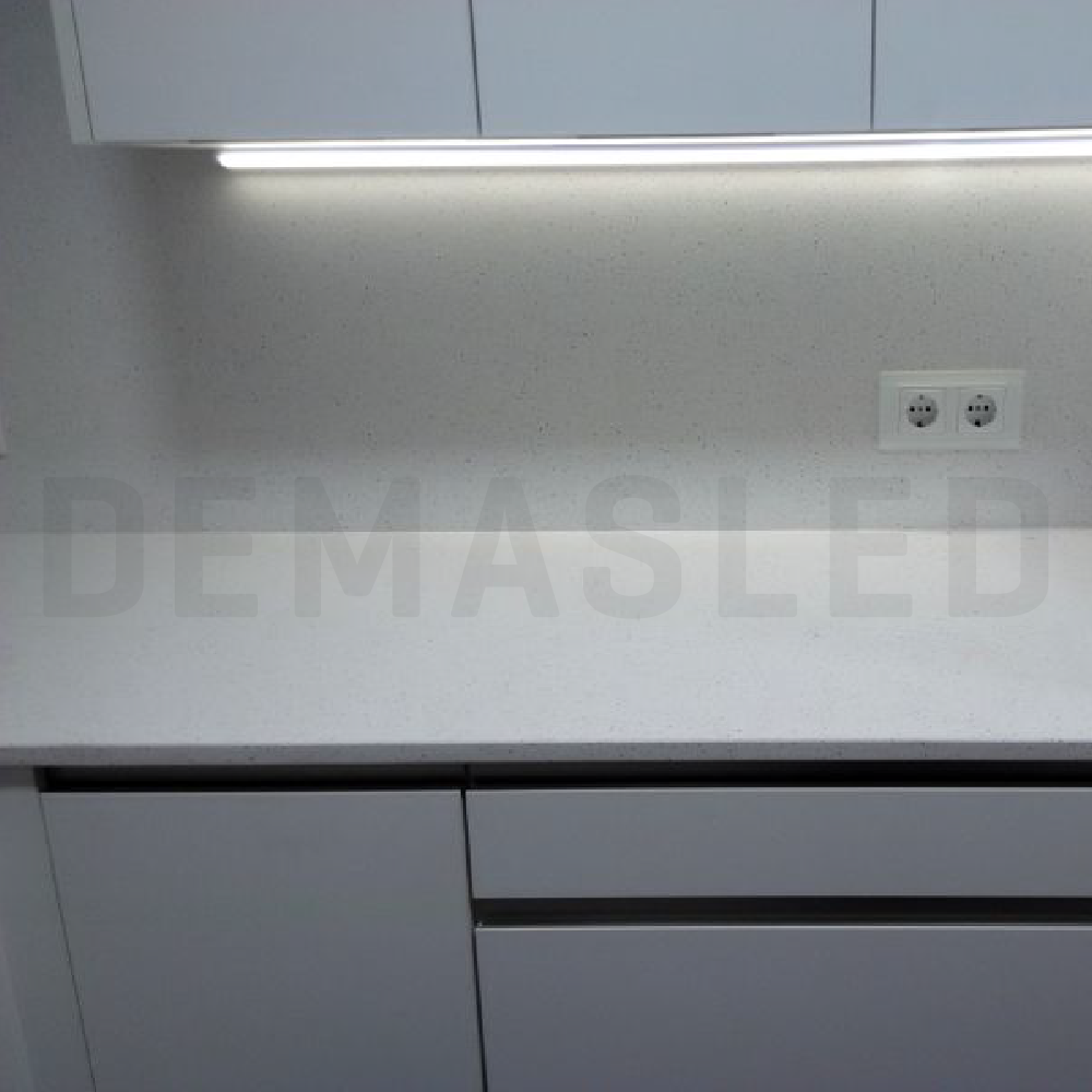 Perfil de Aluminio Esquinero 18x18mm Anodizado, Cover Opal Blanco Diagonal x2m