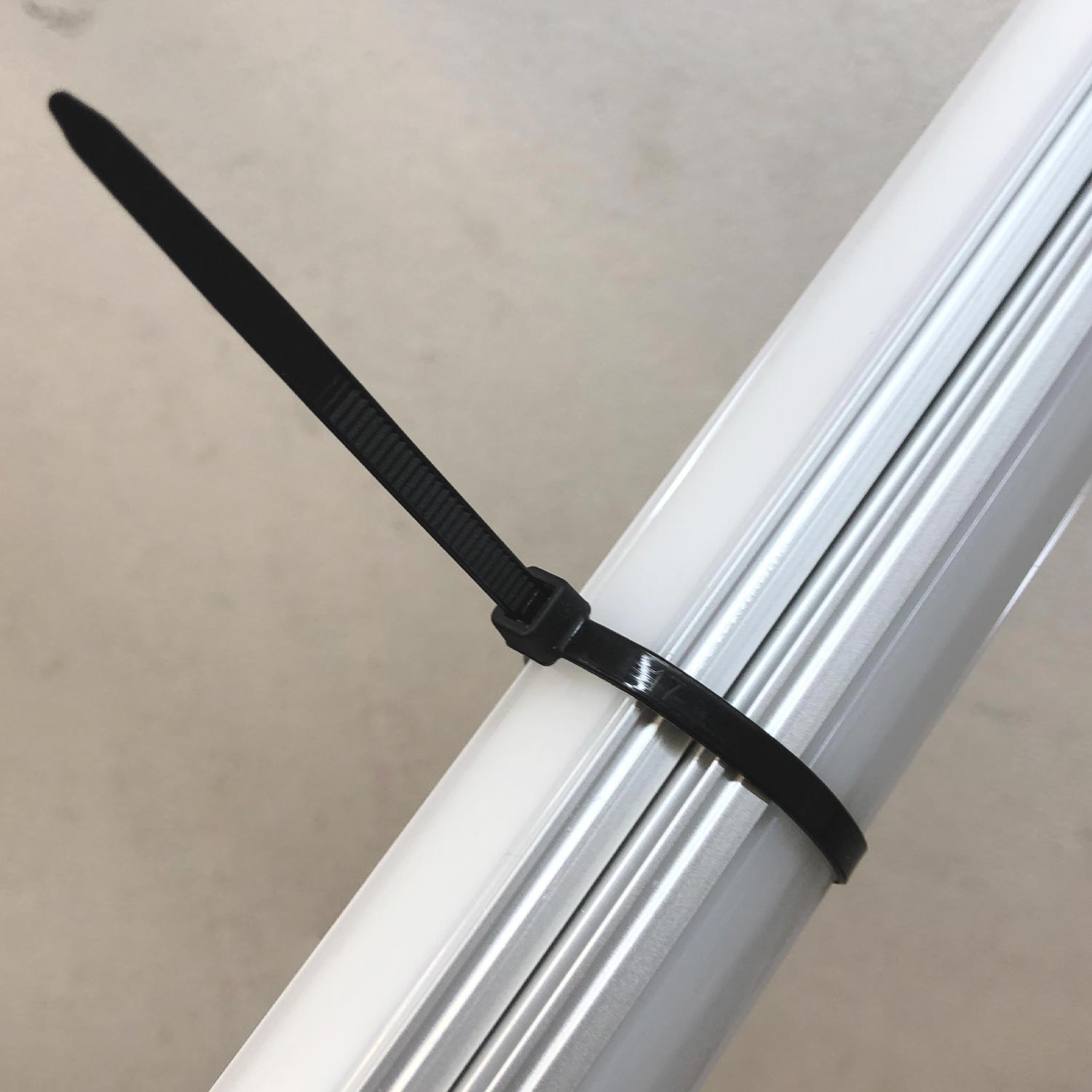 Precinto de Nylon, Negro 3.6x150mm. 100 uds.