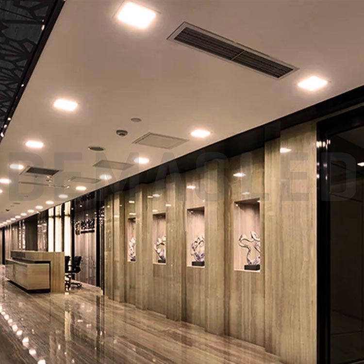 Panel LED cuadrado blanco de 17x17cm 12W 900lm Cálido Embutir