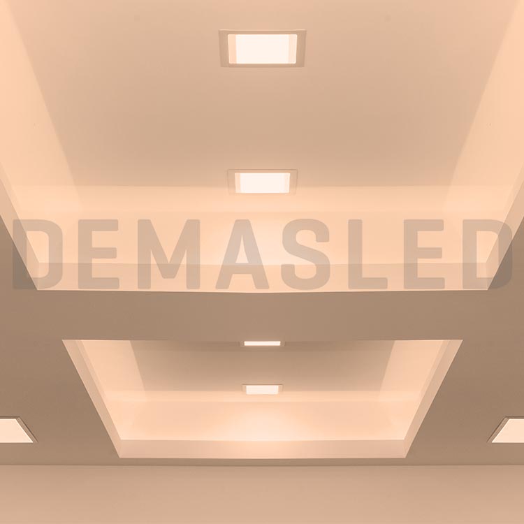 Panel LED cuadrado blanco de 17x17cm 12W 900lm Cálido Embutir