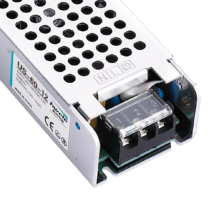 Fuente de Alimentación Switching SLIM 12V 60W 5A - Interior