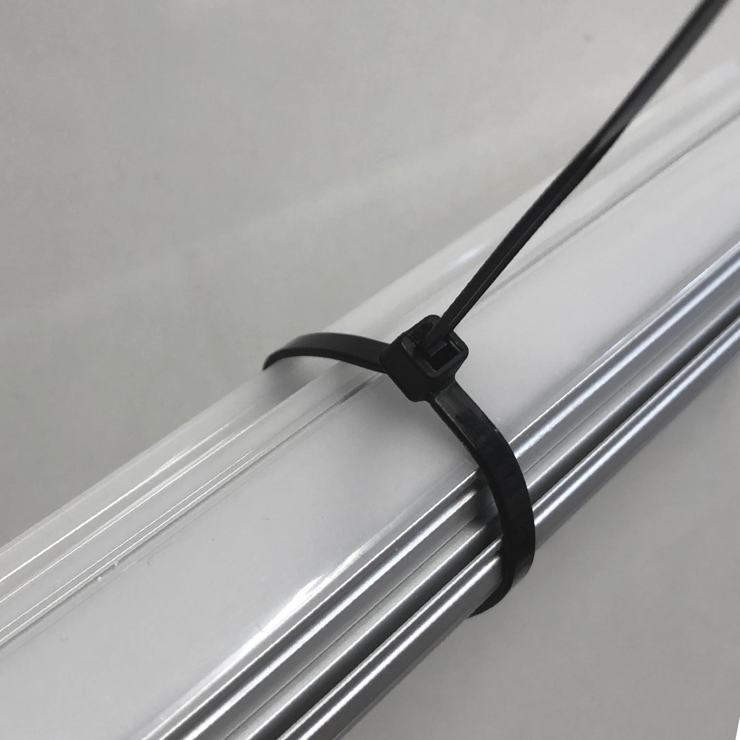 Precinto de Nylon, Negro 3.6x150mm. 100 uds.