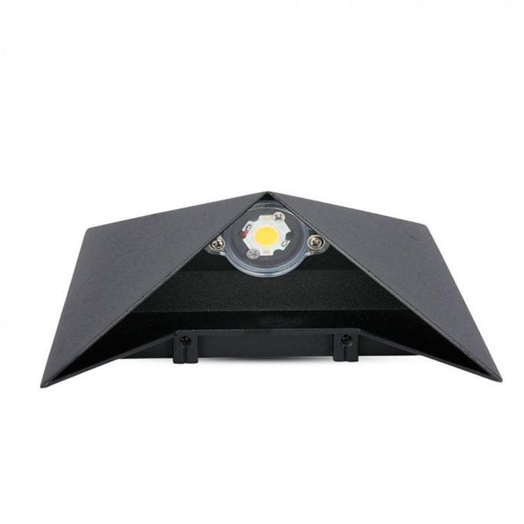 Aplique Sobre negro 3000K 5W IP65