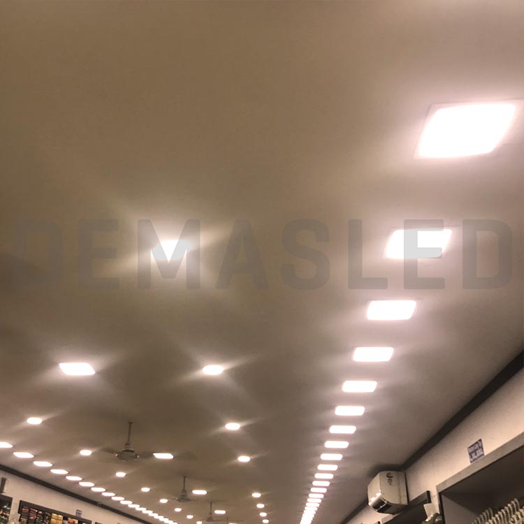 Panel LED cuadrado blanco de 30x30cm 24W 1920lm Cálido, empotrar