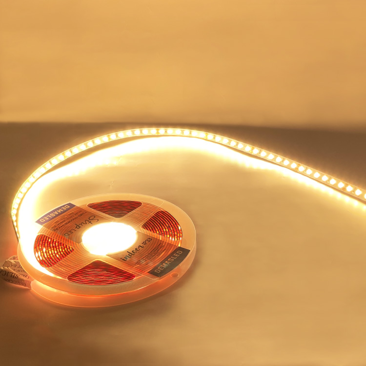 Tira LED 2.700°K SMD2835 24V 12W/m 1200lm/m 120 LEDs/m 8mm PBC 5m