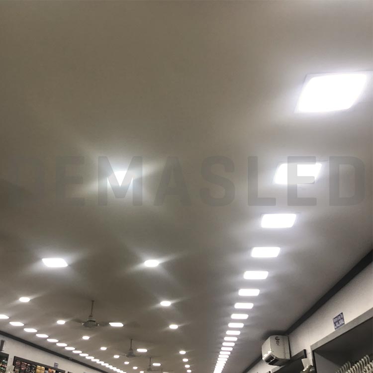 Panel LED cuadrado blanco de 30x30cm 24W 1920lm Neutro, empotrar