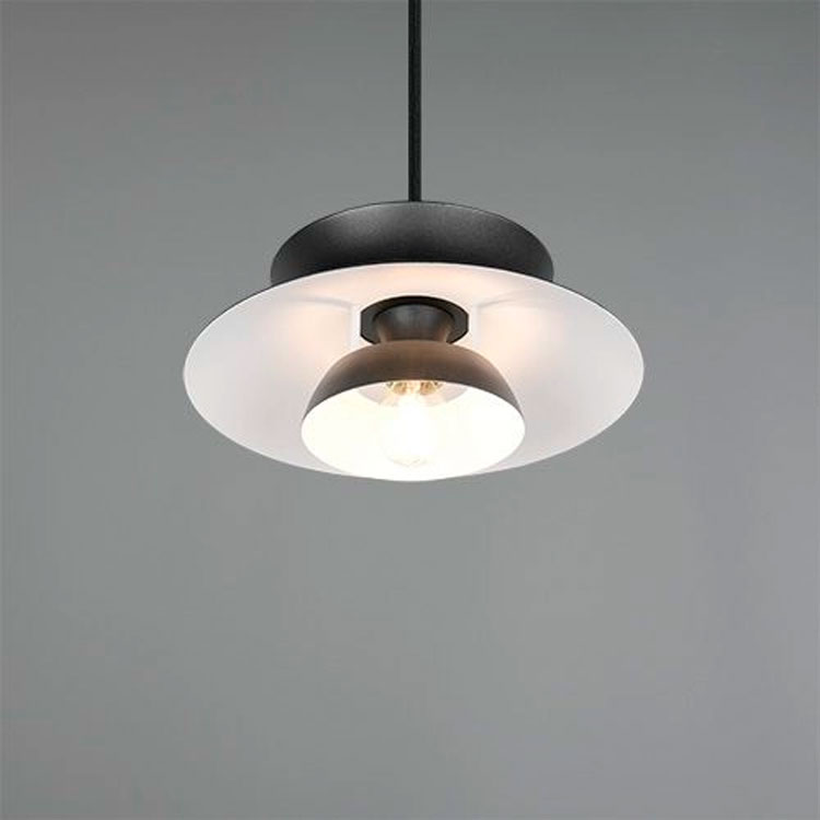 Colgante metal negro pequeño para una bombilla E14 Amarila
