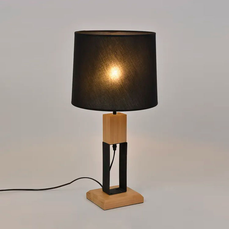 Lámpara de sobremesa madera y negro Haussmann